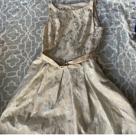 8 dresses for resale! - Picture 6 of 9